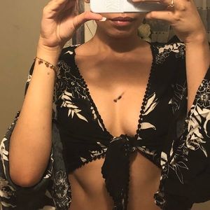 FLORAL FRONT TIE TOP ! 🌸